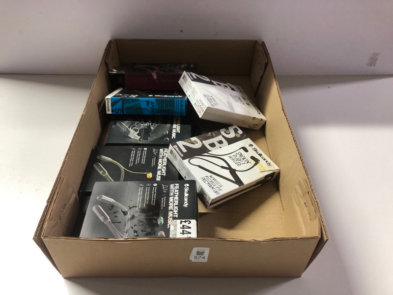 Lot 574  
            Nottingham SR1 - Delivery Only 

                
8 X VARIOUS SKULLCANDY HEADPHONES INC. SMOKIN' BUDS 2 WIRELESS