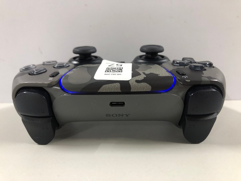 Lot 57  
            Nottingham SR1 - Delivery Only 

                
PLAYSTATION 5 DUAL SENSE WIRELESS CONTROLLER - GREY CAMO - ORIGINAL RRP - £74.99