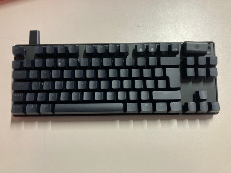 Lot 585  
            Nottingham SR1 - Delivery Only 

                
STEELSERIES APEX PRO TKL WIRELESS TENKEYLESS ESPORTS GAMING KEYBOARD - ORIGINAL R...