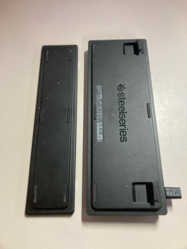 Lot 585  
            Nottingham SR1 - Delivery Only 

                
STEELSERIES APEX PRO TKL WIRELESS TENKEYLESS ESPORTS GAMING KEYBOARD - ORIGINAL R...