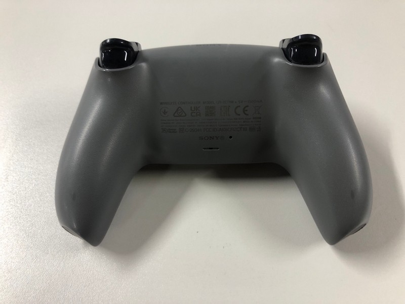 Lot 58  
            Nottingham SR1 - Delivery Only 

                
PLAYSTATION 5 DUAL SENSE WIRELESS CONTROLLER - GREY CAMO - ORIGINAL RRP - £74.99