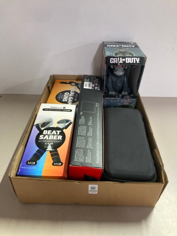 Lot 600  
            Nottingham SR1 - Delivery Only 

                
BOX OF VARIOUS ITEMS INC. MAXX TECH DUAL GAME GUNS KIT FOR META QUEST 3