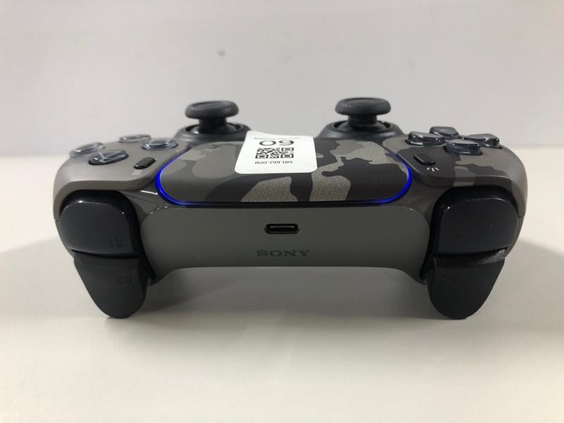 Lot 60  
            Nottingham SR1 - Delivery Only 

                
PLAYSTATION 5 DUAL SENSE WIRELESS CONTROLLER - GREY CAMO - ORIGINAL RRP - £74.99