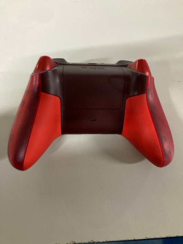 Lot 617  
            Nottingham SR1 - Delivery Only 

                
XBOX WIRELESS CONTROLLER - PULSE CIPHER EDITION - ORIGINAL RRP - £74.99