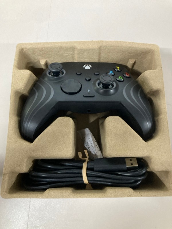 Lot 622  
            Nottingham SR1 - Delivery Only 

                
TURTLE BEACH AFTERGLOW WAVE WIRED RGB CONTROLLER (XBOX) - BLACK - ORIGINAL RRP - ...