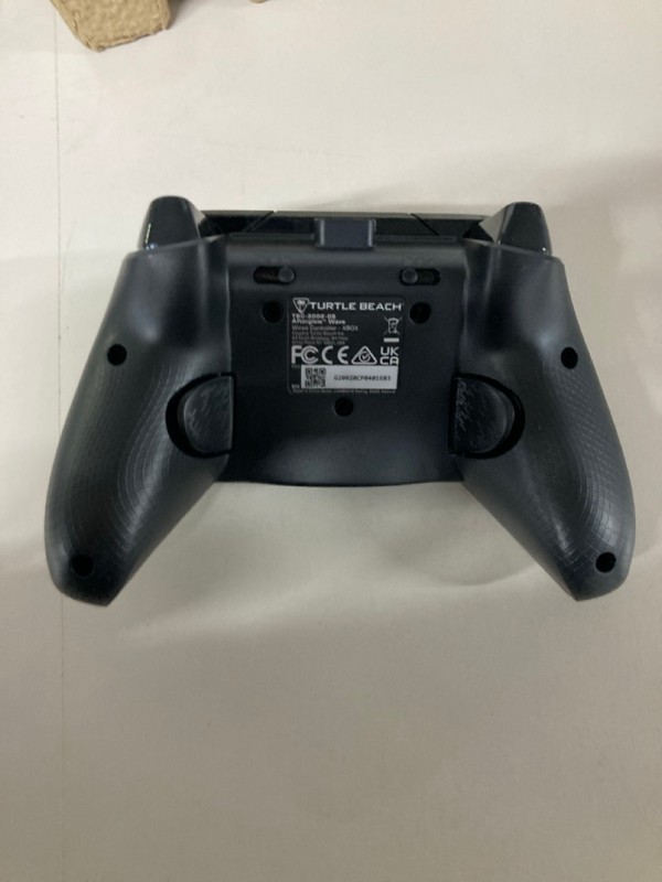 Lot 622  
            Nottingham SR1 - Delivery Only 

                
TURTLE BEACH AFTERGLOW WAVE WIRED RGB CONTROLLER (XBOX) - BLACK - ORIGINAL RRP - ...