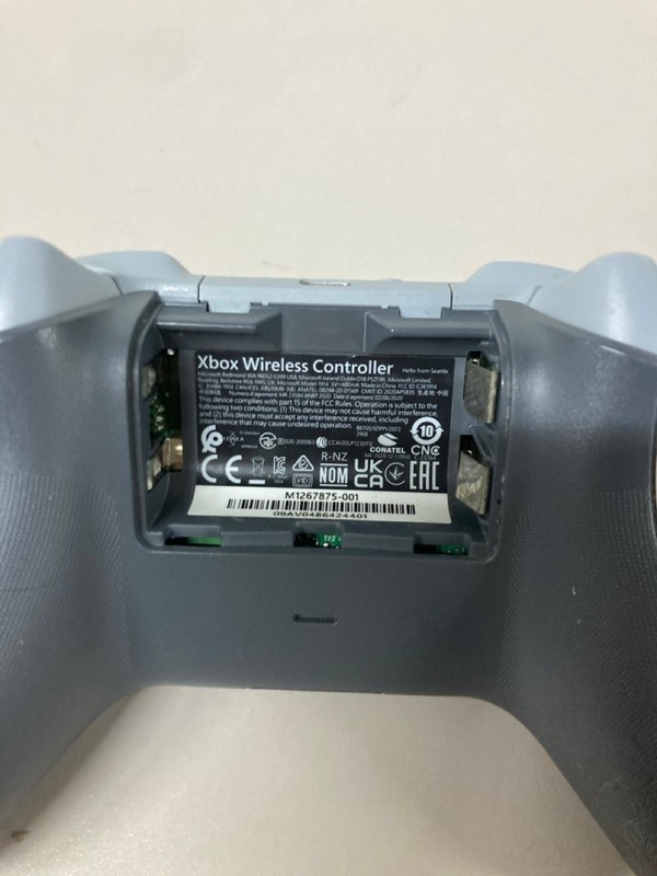 Lot 627  
            Nottingham SR1 - Delivery Only 

                
XBOX WIRELESS CONTROLLER - ARCTIC CAMO EDITION - ORIGINAL RRP - £74.99