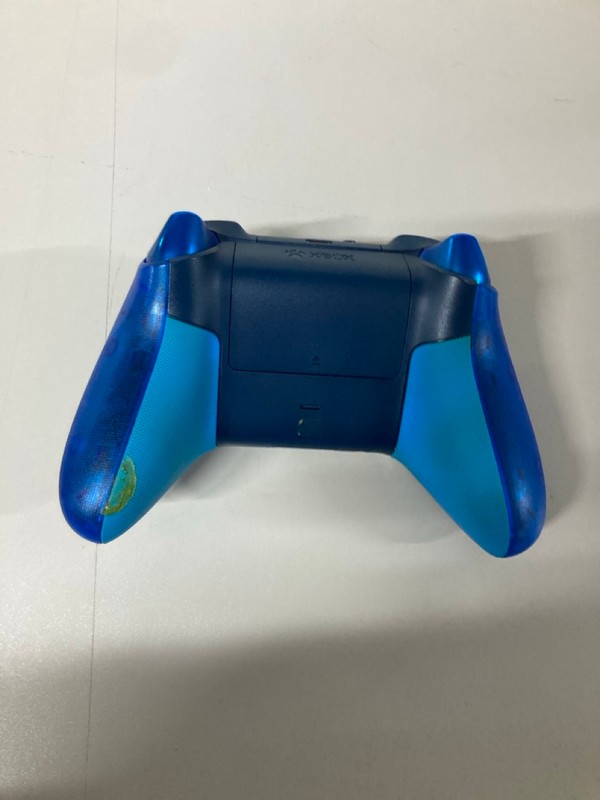 Lot 630  
            Nottingham SR1 - Delivery Only 

                
XBOX WIRELESS CONTROLLER - SKY CIPHER EDITION - ORIGINAL RRP - £74.99