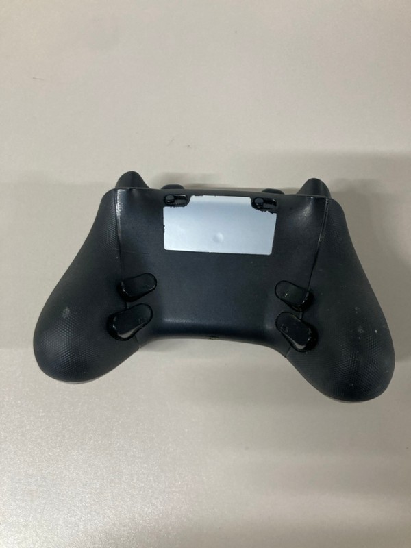 Lot 632  
            Nottingham SR1 - Delivery Only 

                
RAZER XBOX WIRELESS CONTROLLER - BLACK - MODEL UNKNOWN