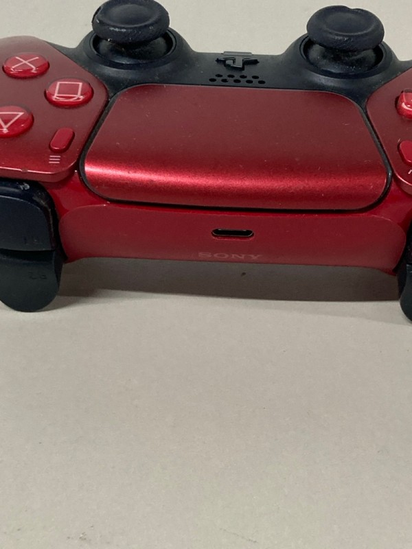 Lot 646  
            Nottingham SR1 - Delivery Only 

                
PLAYSTATION 5 DUAL SENSE WIRELESS CONTROLLER - VOLCANIC RED - ORIGINAL RRP - £74.99
