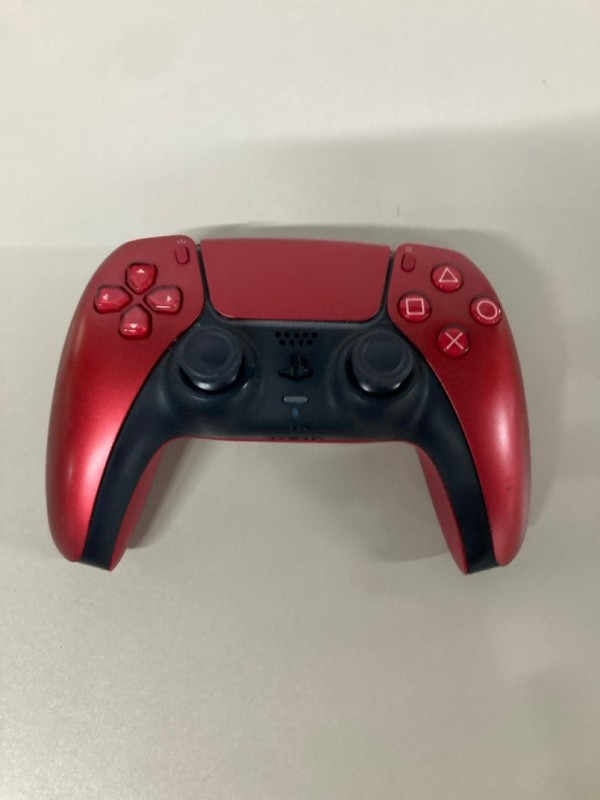 Lot 647  
            Nottingham SR1 - Delivery Only 

                
PLAYSTATION 5 DUAL SENSE WIRELESS CONTROLLER - VOLCANIC RED - ORIGINAL RRP - £74.99