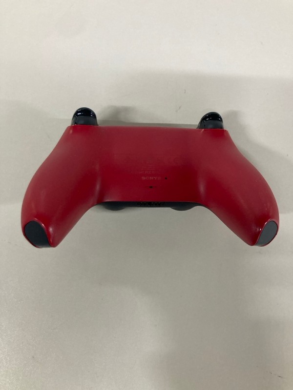 Lot 647  
            Nottingham SR1 - Delivery Only 

                
PLAYSTATION 5 DUAL SENSE WIRELESS CONTROLLER - VOLCANIC RED - ORIGINAL RRP - £74.99