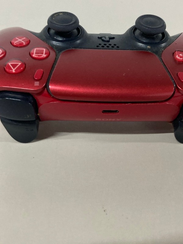 Lot 649  
            Nottingham SR1 - Delivery Only 

                
PLAYSTATION 5 DUAL SENSE WIRELESS CONTROLLER - VOLCANIC RED - ORIGINAL RRP - £74.99