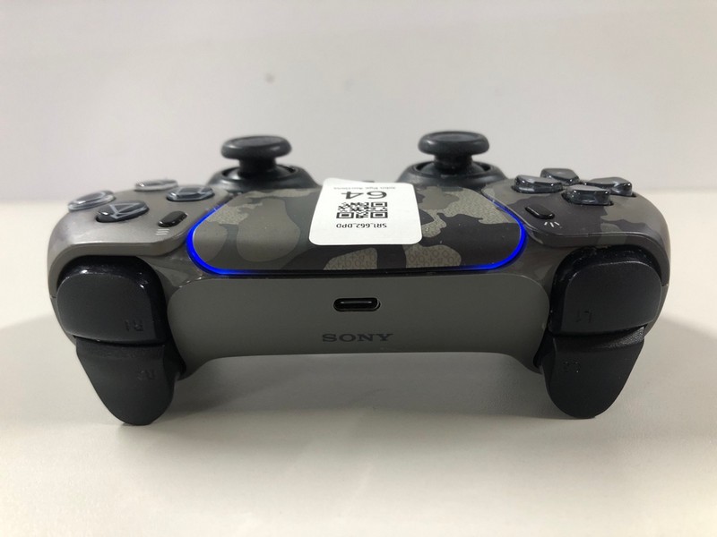 Lot 64  
            Nottingham SR1 - Delivery Only 

                
PLAYSTATION 5 DUAL SENSE WIRELESS CONTROLLER - GREY CAMO - ORIGINAL RRP - £74.99