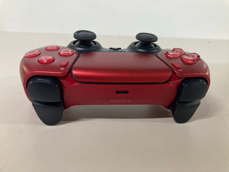 Lot 650  
            Nottingham SR1 - Delivery Only 

                
PLAYSTATION 5 DUAL SENSE WIRELESS CONTROLLER - VOLCANIC RED - ORIGINAL RRP - £74.99