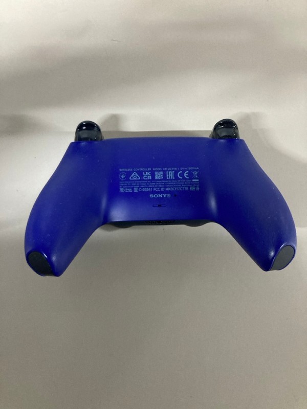 Lot 652  
            Nottingham SR1 - Delivery Only 

                
PLAYSTATION 5 DUAL SENSE WIRELESS CONTROLLER - COBALT BLUE - ORIGINAL RRP - £74.99