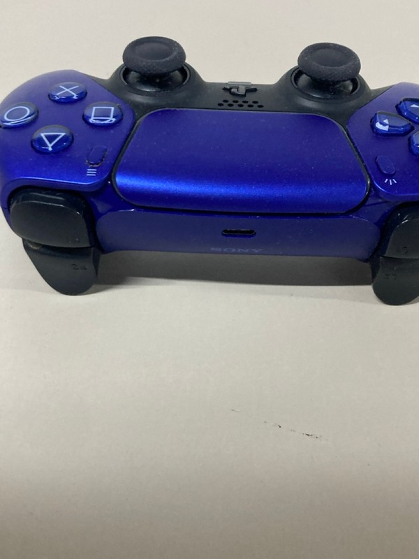 Lot 652  
            Nottingham SR1 - Delivery Only 

                
PLAYSTATION 5 DUAL SENSE WIRELESS CONTROLLER - COBALT BLUE - ORIGINAL RRP - £74.99