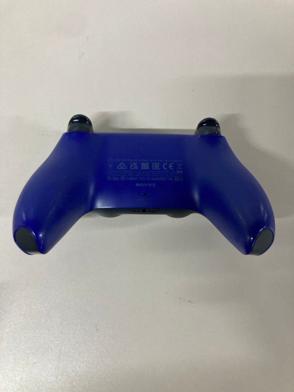Lot 653  
            Nottingham SR1 - Delivery Only 

                
PLAYSTATION 5 DUAL SENSE WIRELESS CONTROLLER - COBALT BLUE - ORIGINAL RRP - £74.99