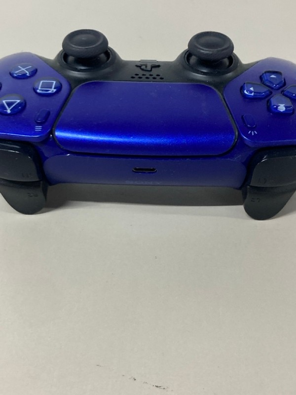 Lot 654  
            Nottingham SR1 - Delivery Only 

                
PLAYSTATION 5 DUAL SENSE WIRELESS CONTROLLER - COBALT BLUE - ORIGINAL RRP - £74.99