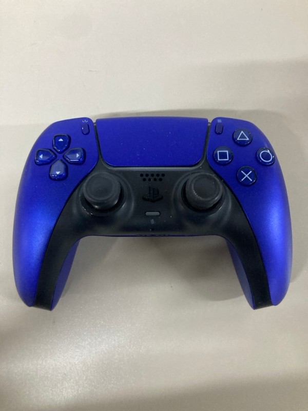 Lot 655  
            Nottingham SR1 - Delivery Only 

                
PLAYSTATION 5 DUAL SENSE WIRELESS CONTROLLER - COBALT BLUE - ORIGINAL RRP - £74.99