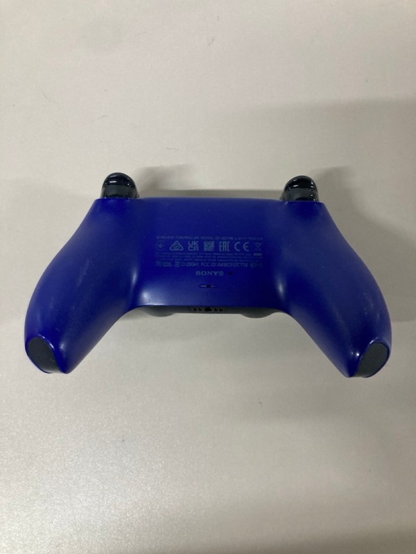 Lot 655  
            Nottingham SR1 - Delivery Only 

                
PLAYSTATION 5 DUAL SENSE WIRELESS CONTROLLER - COBALT BLUE - ORIGINAL RRP - £74.99