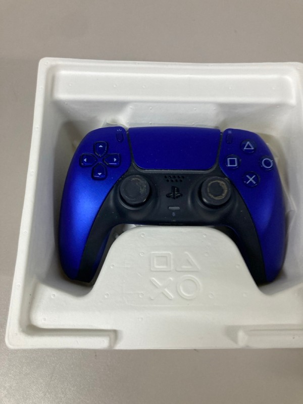 Lot 656  
            Nottingham SR1 - Delivery Only 

                
PLAYSTATION 5 DUAL SENSE WIRELESS CONTROLLER - COBALT BLUE - ORIGINAL RRP - £74.99