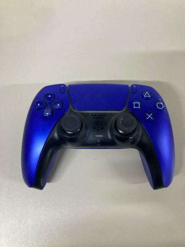 Lot 657  
            Nottingham SR1 - Delivery Only 

                
PLAYSTATION 5 DUAL SENSE WIRELESS CONTROLLER - COBALT BLUE - ORIGINAL RRP - £74.99