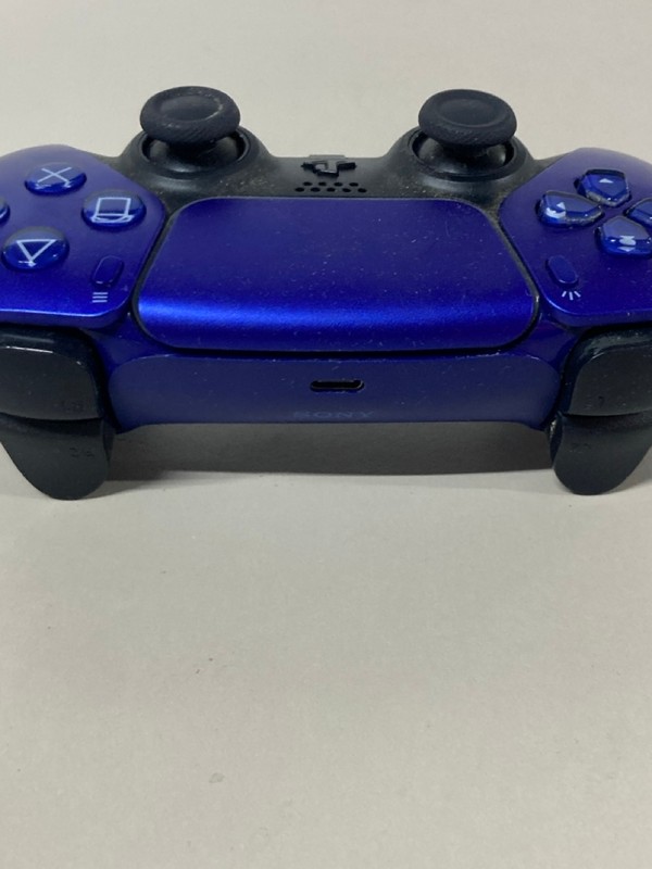 Lot 657  
            Nottingham SR1 - Delivery Only 

                
PLAYSTATION 5 DUAL SENSE WIRELESS CONTROLLER - COBALT BLUE - ORIGINAL RRP - £74.99