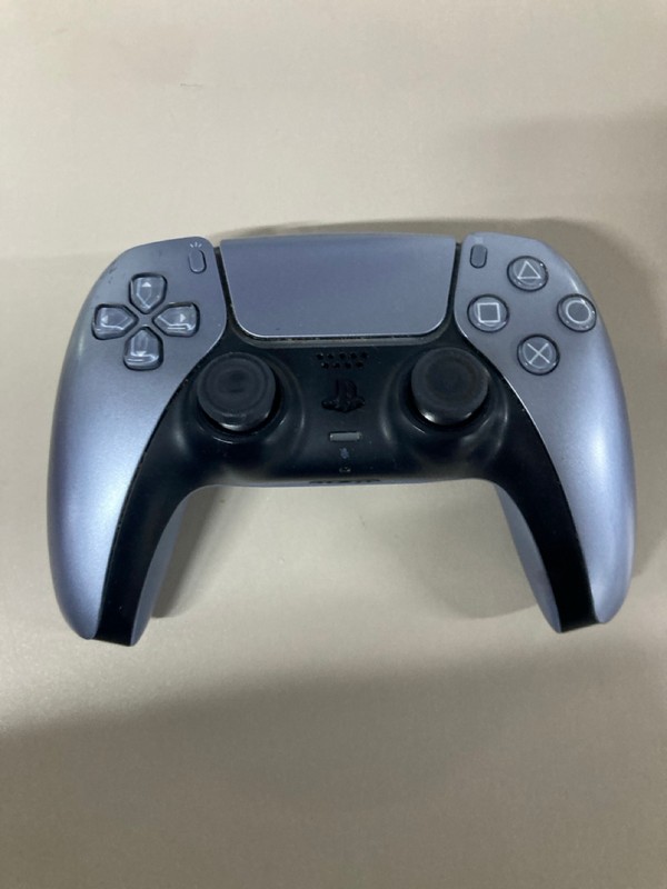 Lot 664  
            Nottingham SR1 - Delivery Only 

                
PLAYSTATION 5 DUAL SENSE WIRELESS CONTROLLER - STERLING SILVER - ORIGINAL RRP - £...