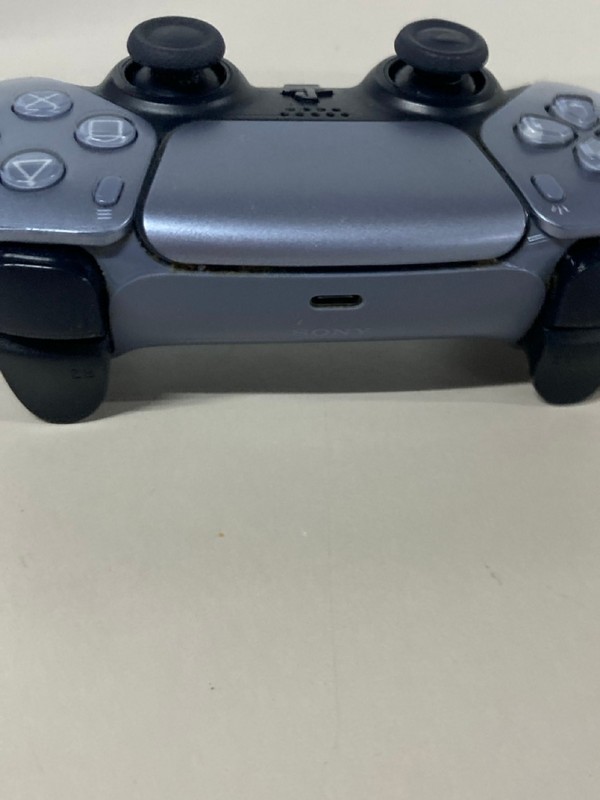 Lot 664  
            Nottingham SR1 - Delivery Only 

                
PLAYSTATION 5 DUAL SENSE WIRELESS CONTROLLER - STERLING SILVER - ORIGINAL RRP - £...