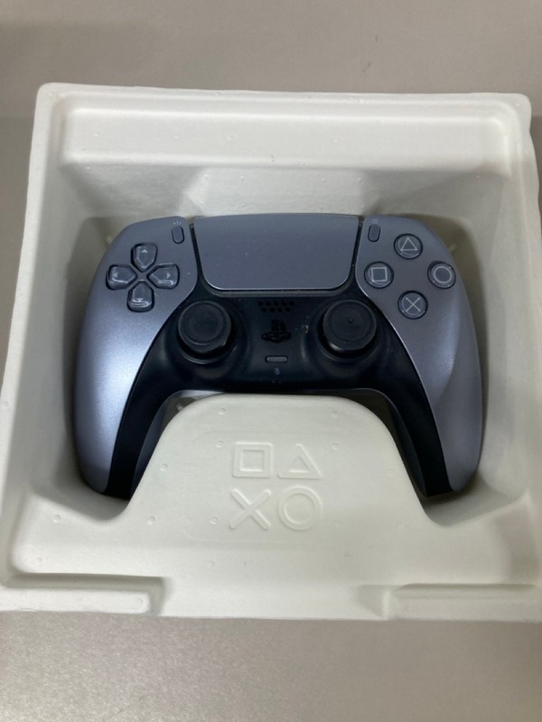Lot 666  
            Nottingham SR1 - Delivery Only 

                
PLAYSTATION 5 DUAL SENSE WIRELESS CONTROLLER - STERLING SILVER - ORIGINAL RRP - £...