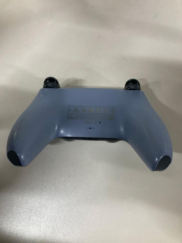 Lot 666  
            Nottingham SR1 - Delivery Only 

                
PLAYSTATION 5 DUAL SENSE WIRELESS CONTROLLER - STERLING SILVER - ORIGINAL RRP - £...