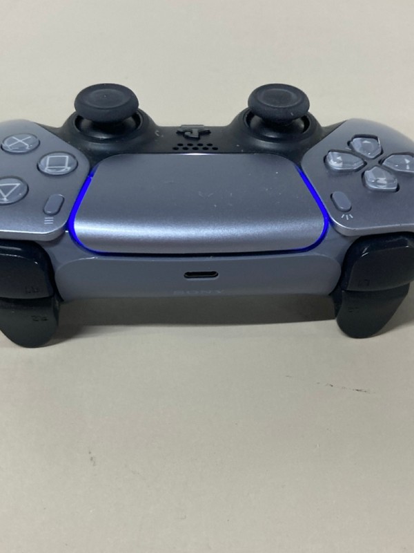 Lot 666  
            Nottingham SR1 - Delivery Only 

                
PLAYSTATION 5 DUAL SENSE WIRELESS CONTROLLER - STERLING SILVER - ORIGINAL RRP - £...