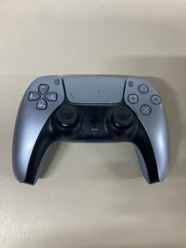Lot 667  
            Nottingham SR1 - Delivery Only 

                
PLAYSTATION 5 DUAL SENSE WIRELESS CONTROLLER - STERLING SILVER - ORIGINAL RRP - £...