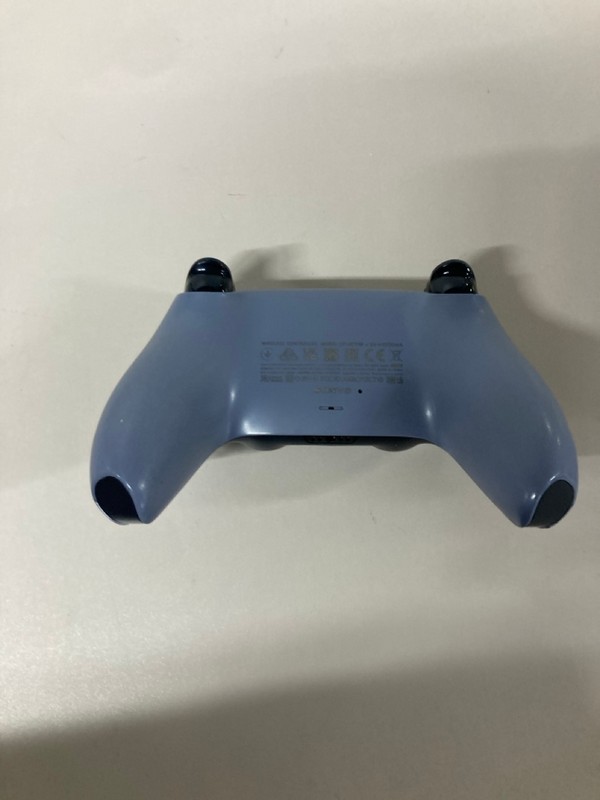 Lot 667  
            Nottingham SR1 - Delivery Only 

                
PLAYSTATION 5 DUAL SENSE WIRELESS CONTROLLER - STERLING SILVER - ORIGINAL RRP - £...