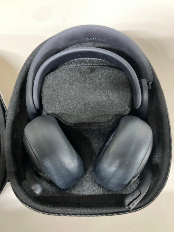 Lot 671  
            Nottingham SR1 - Delivery Only 

                
BOX OF VARIOUS GAMING HEADSETS