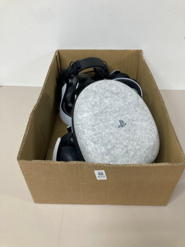 Lot 672  
            Nottingham SR1 - Delivery Only 

                
BOX OF VARIOUS GAMING HEADSETS