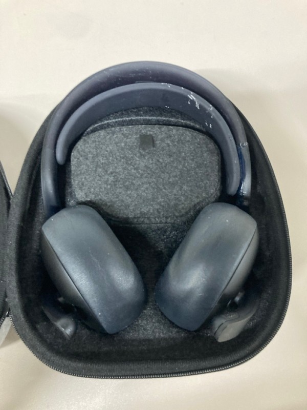 Lot 672  
            Nottingham SR1 - Delivery Only 

                
BOX OF VARIOUS GAMING HEADSETS