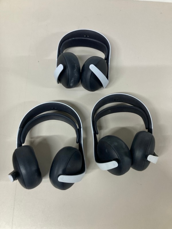 Lot 672  
            Nottingham SR1 - Delivery Only 

                
BOX OF VARIOUS GAMING HEADSETS