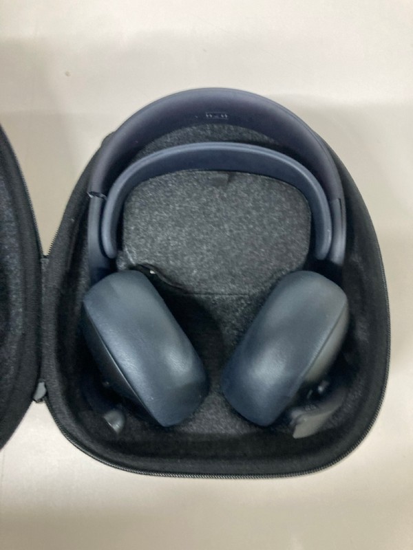 Lot 673  
            Nottingham SR1 - Delivery Only 

                
BOX OF VARIOUS GAMING HEADSETS