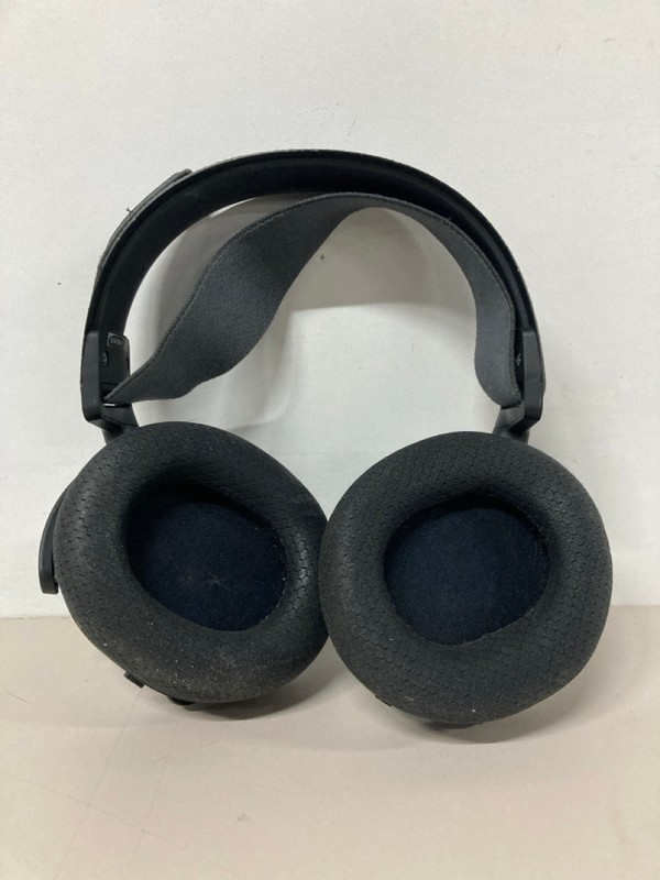 Lot 674  
            Nottingham SR1 - Delivery Only 

                
BOX OF VARIOUS GAMING HEADSETS