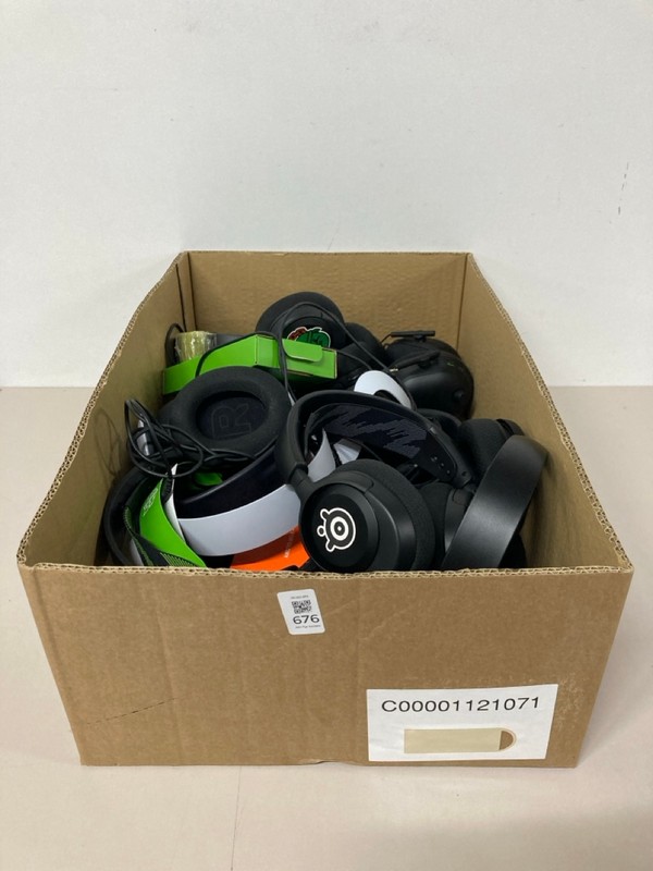 Lot 676  
            Nottingham SR1 - Delivery Only 

                
BOX OF VARIOUS GAMING HEADSETS