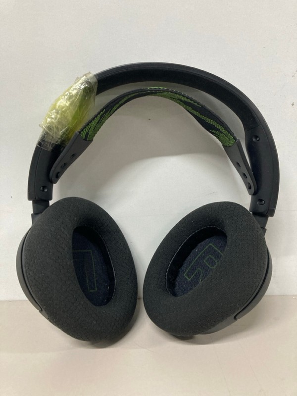 Lot 676  
            Nottingham SR1 - Delivery Only 

                
BOX OF VARIOUS GAMING HEADSETS