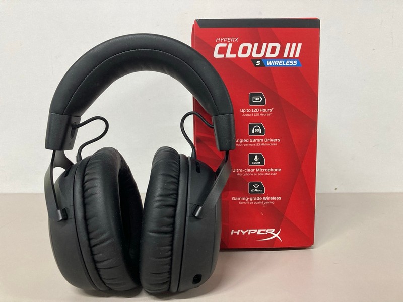 Lot 677  
            Nottingham SR1 - Delivery Only 

                
2 X HYPER X CLOUD III WIRELESS GAMING HEADSETS - ORIGINAL RRP - £139.99 (EACH)