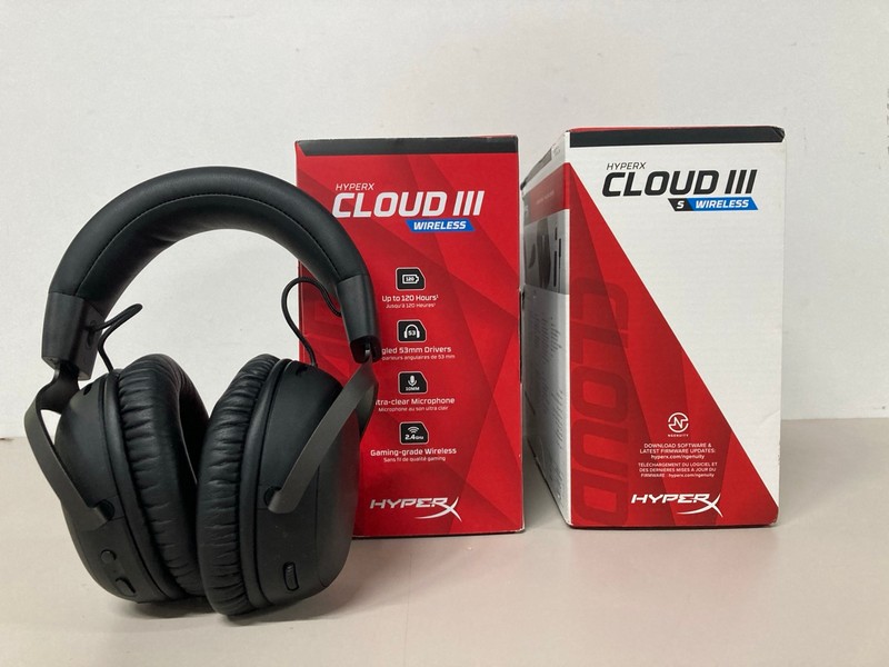Lot 680  
            Nottingham SR1 - Delivery Only 

                
2 X HYPER X CLOUD III WIRELESS GAMING HEADSETS - ORIGINAL RRP - £139.99 (EACH)