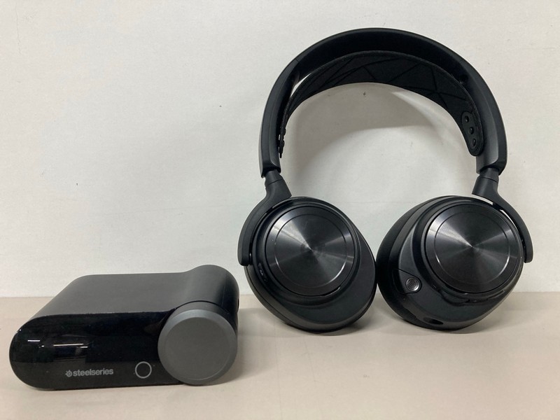 Lot 684  
            Nottingham SR1 - Delivery Only 

                
STEELSERIES ARCTIS NOVA PRO WIRELESS GAMING HEADSET (XBOX) - ORIGINAL RRP - £249.99