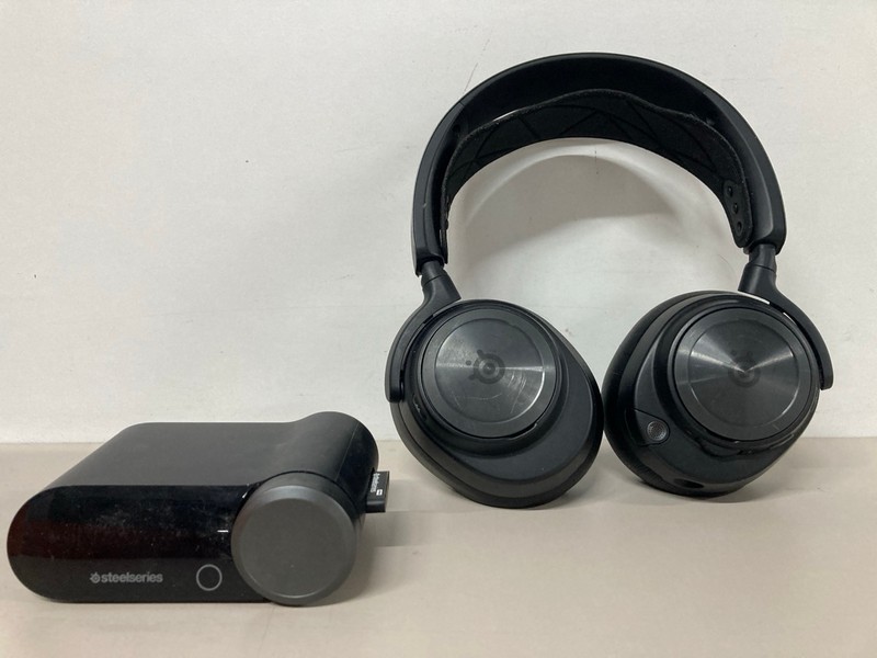 Lot 685  
            Nottingham SR1 - Delivery Only 

                
STEELSERIES ARCTIS NOVA PRO WIRELESS GAMING HEADSET (PLAYSTATION & PC) - ORIGINAL...
