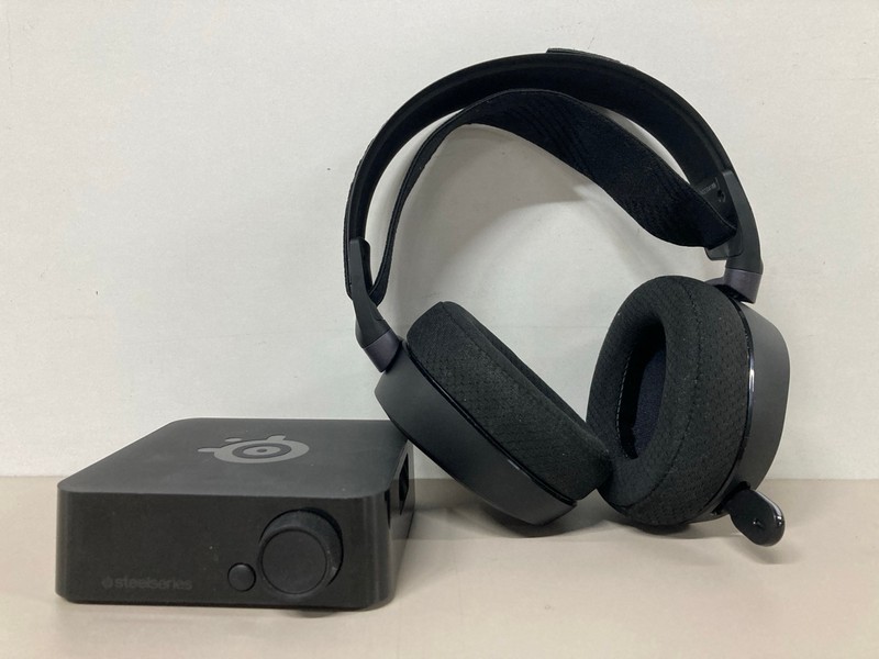 Lot 687  
            Nottingham SR1 - Delivery Only 

                
STEELSERIES ARCTIS PRO WIRELESS GAMING HEADSET (PLAYSTATION & PC) - ORIGINAL RRP ...