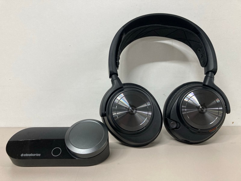 Lot 688  
            Nottingham SR1 - Delivery Only 

                
STEELSERIES ARCTIS NOVA PRO GAMING HEADSET (XBOX) - ORIGINAL RRP - £249.99