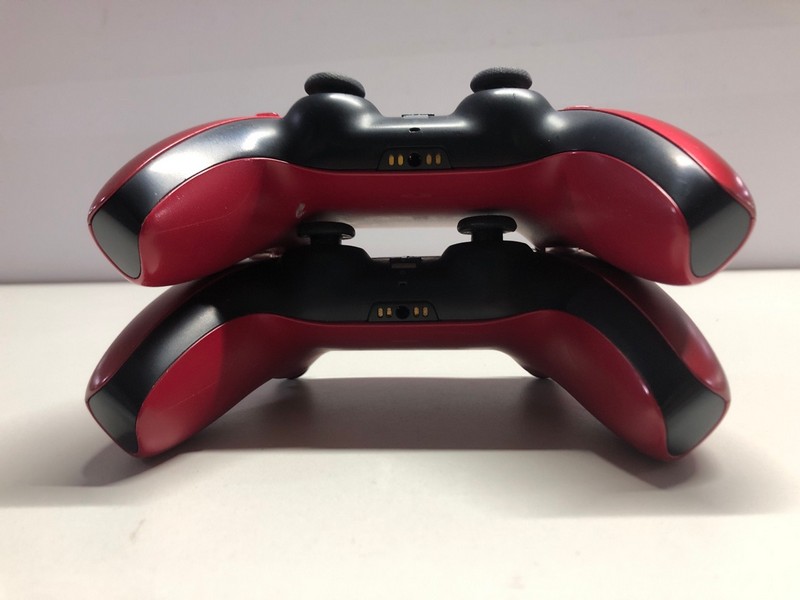 Lot 710  
            Nottingham SR1 - Delivery Only 

                
2 X PLAYSTATION 5 DUAL SENSE WIRELESS CONTROLLER (DAMAGED)
